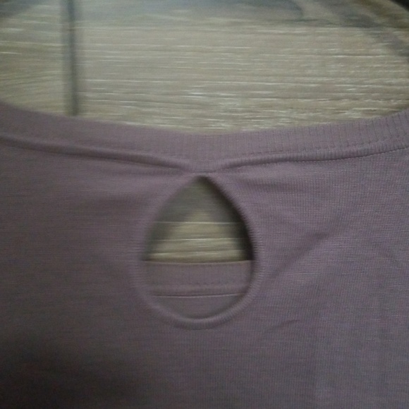 Dusty Mauve Sweater 🔥 All $10 items 2/$15! - Picture 4 of 4